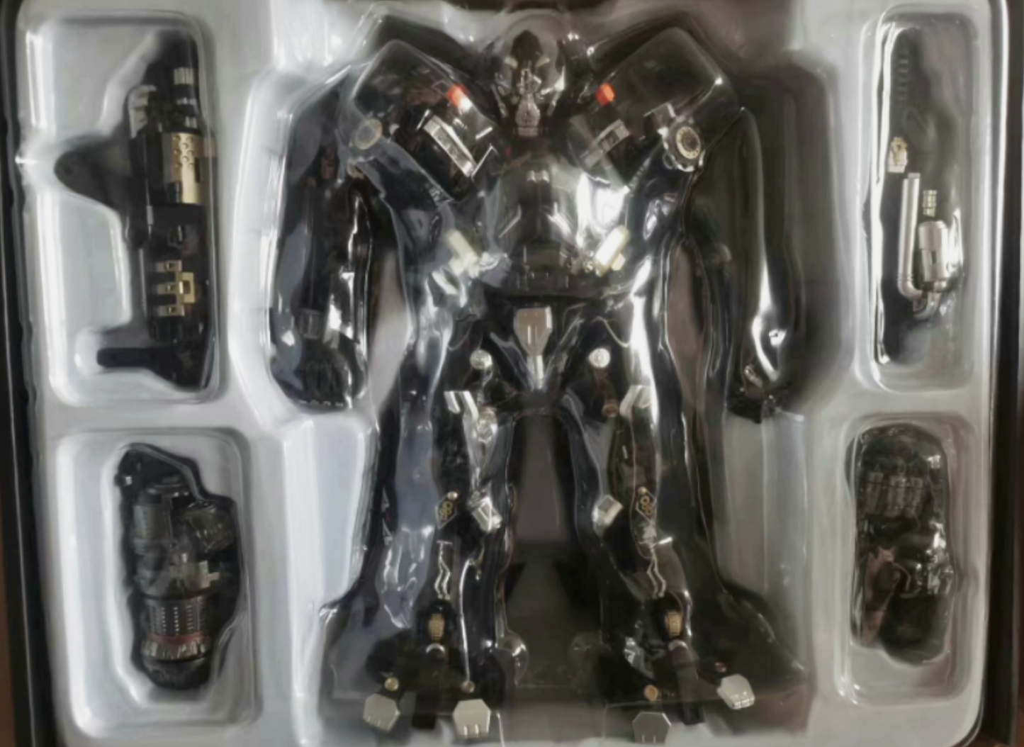 New 4th Party Masterpiece Black Apple MPM06 Ironhide Oversized Version In Stock-
