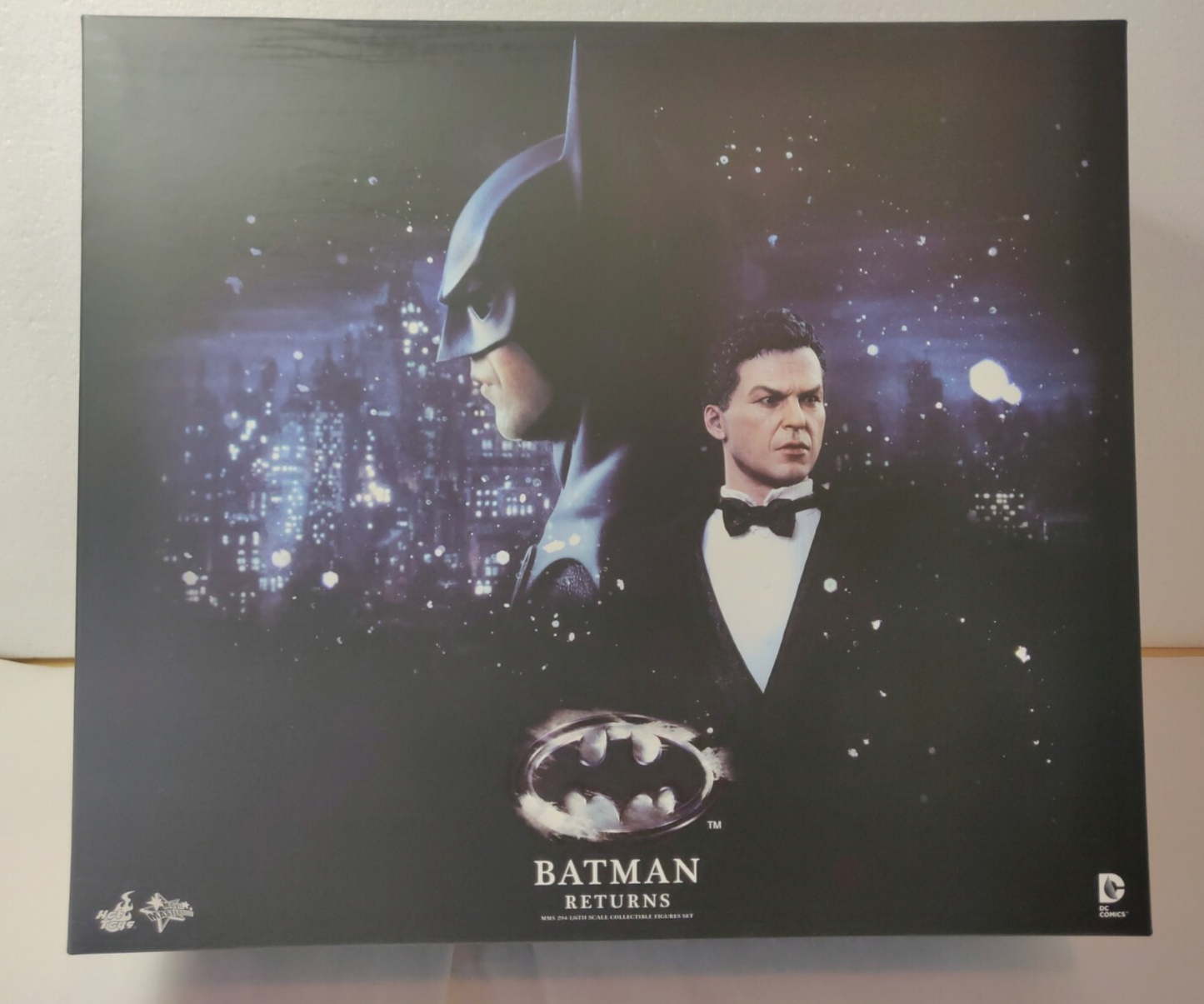 Hot Toys MMS 294 Batman Returns – Batman & Bruce Wayne