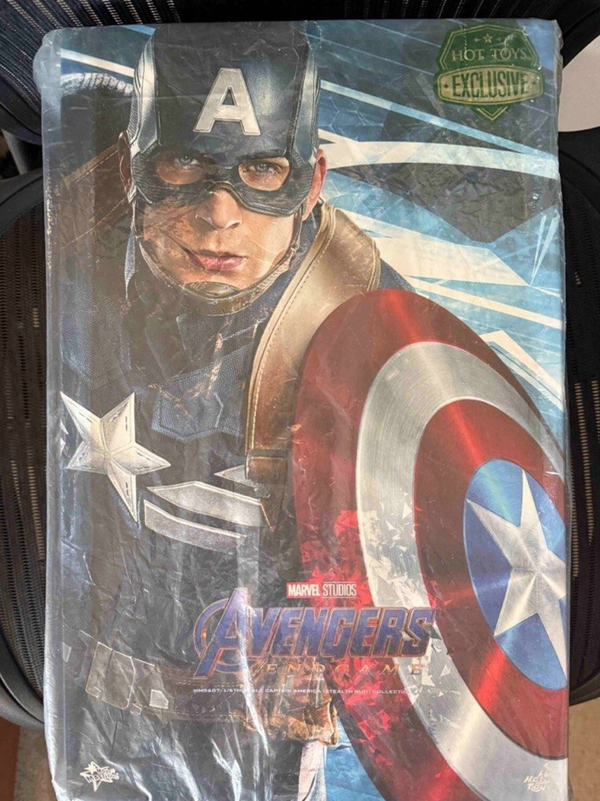 Hot Toys MMS 607 Avengers : Endgame – Captain America (Stealth Suit)
