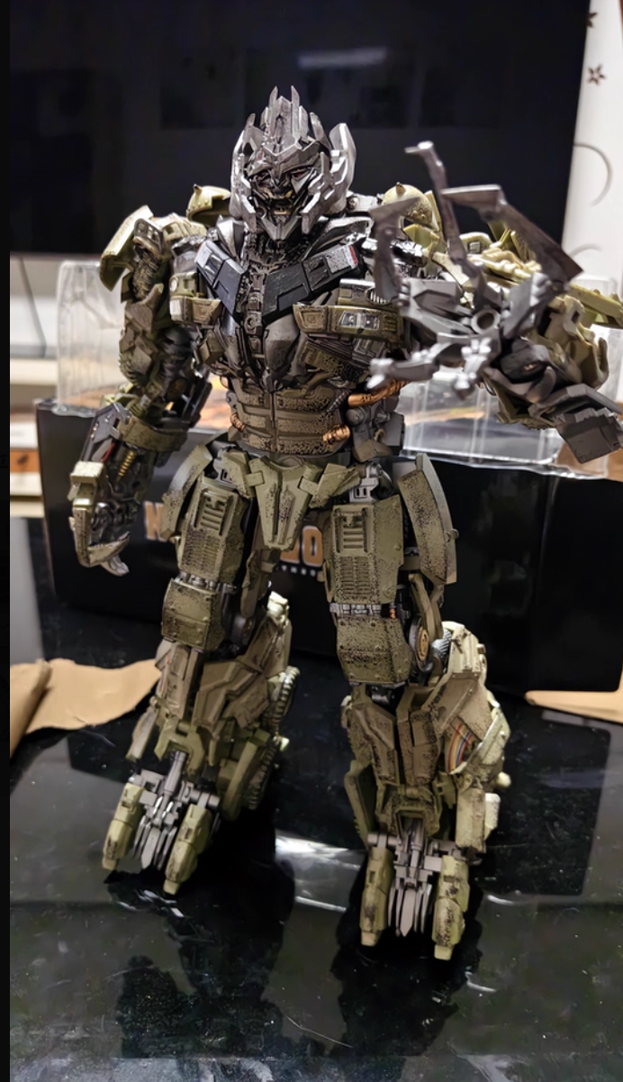 DP-01V Oil Tank Megatron Upscaled Version Transformable Toy Gift Action Figure