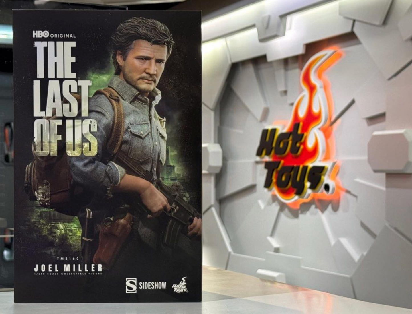 Hot Toys TMS160 The Last of Us Joel Miller 1/6 Action Figure NEW