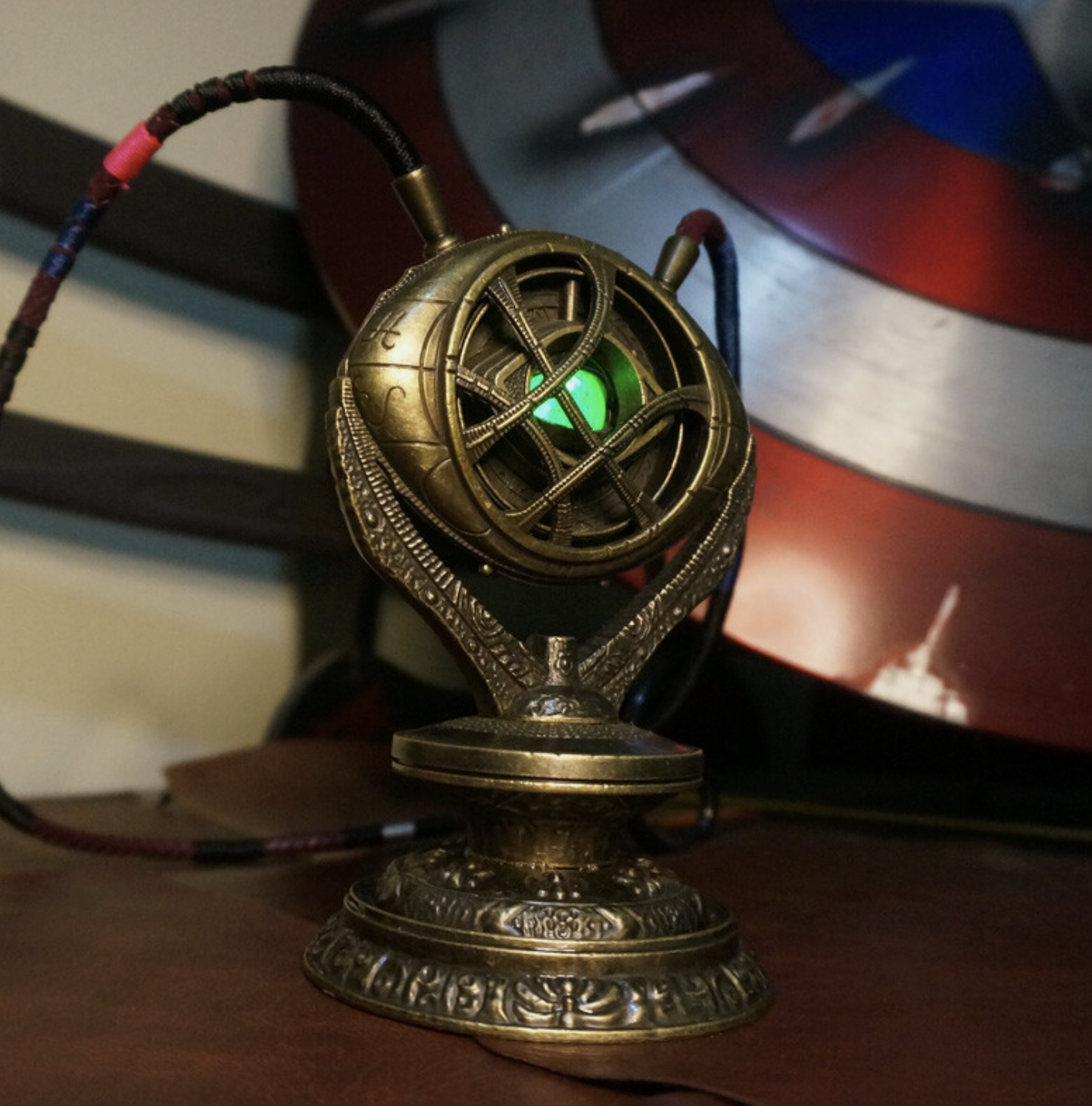 Doctor Strange 1:1 Eye Of Agamotto With Stand Full Metal Led Light New In Stock