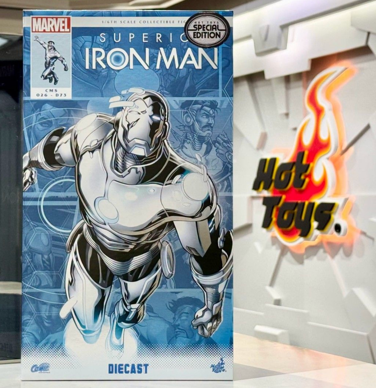 Hot Toys CMS026D73B Marvel Comics 1/6 Superior Iron Man Special Edition