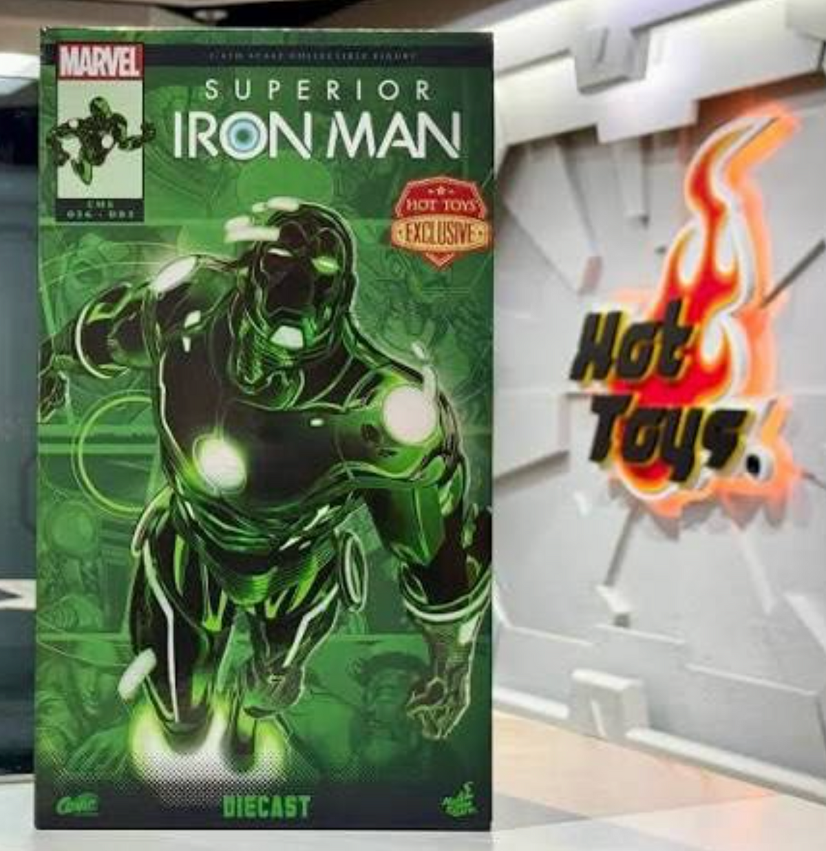 IN STOCK hot Toys CMS036D83 SUPERIOP IRON MAN INFAMOUS NEON VERSIO 1/6 Figure